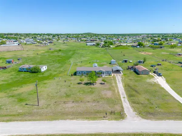 6004 Black Springs Lane, Joshua, TX 76058