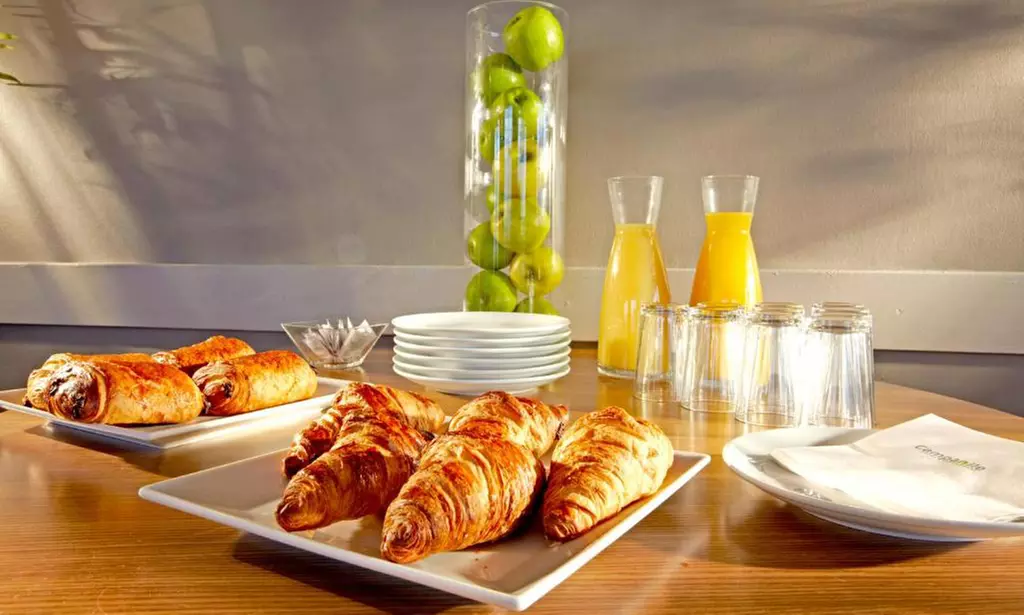 Levallois Perret : chambre double avec petit-déjeuner en option