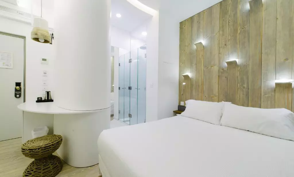 Clichy : chambre double avec petit-déjeuner et spa en option