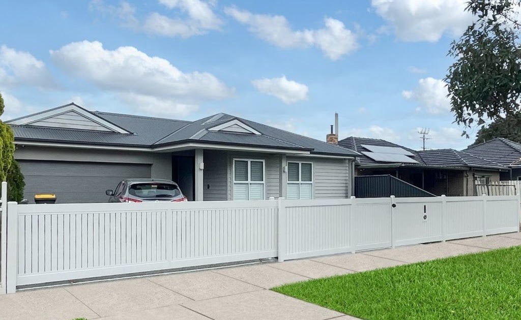 Enhance Your Curb Appeal with Hamptons Style Fences in Melbourne