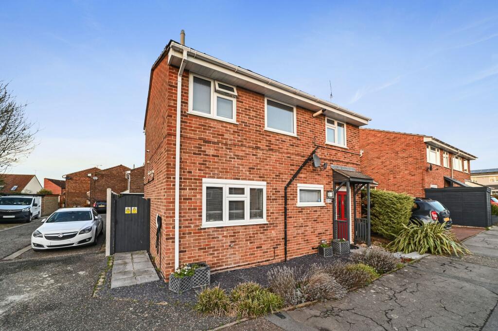 3 bed end terraced house Sold STC in Jasmine Avenue, CM1