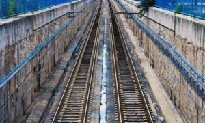 layered choppy shaggy shoulder length hair