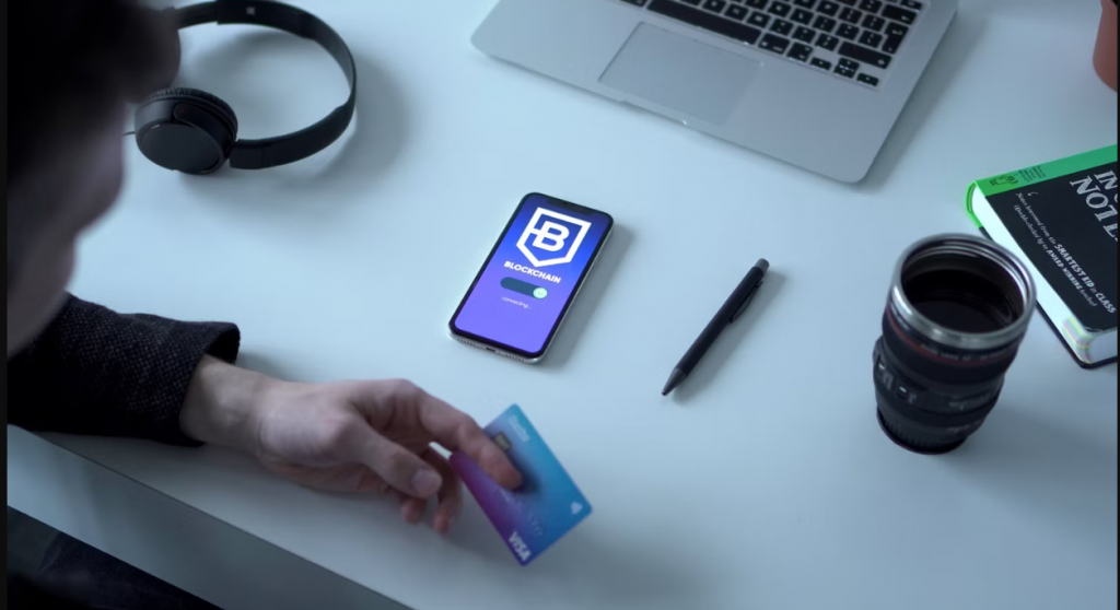 How Do Crypto Cards Work? 4 Bitcoin Debit Cards vs. Bitcoin Credit Cards